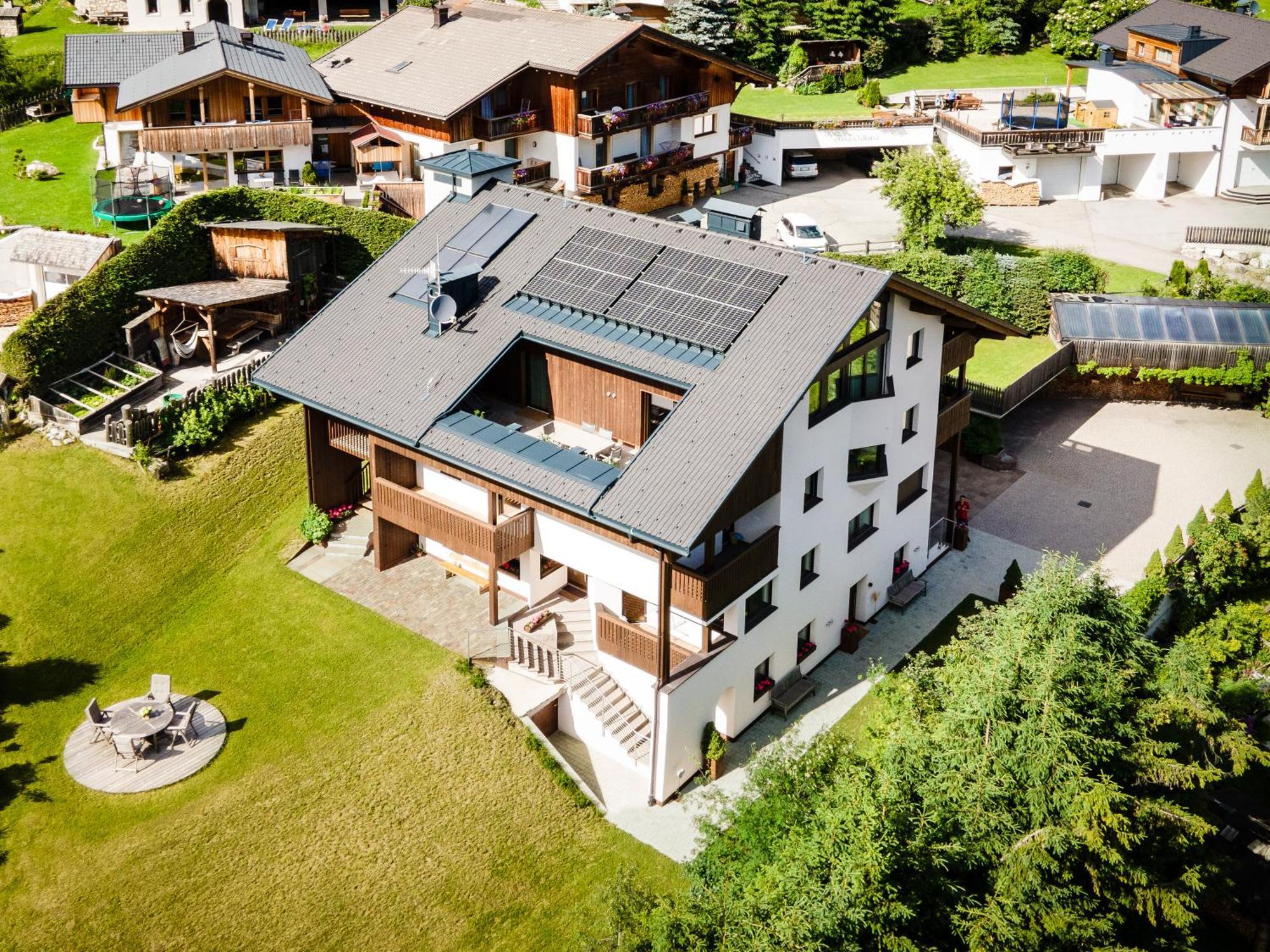 Apartment Ciasa Laoi San Cassiano  Exteriör bild