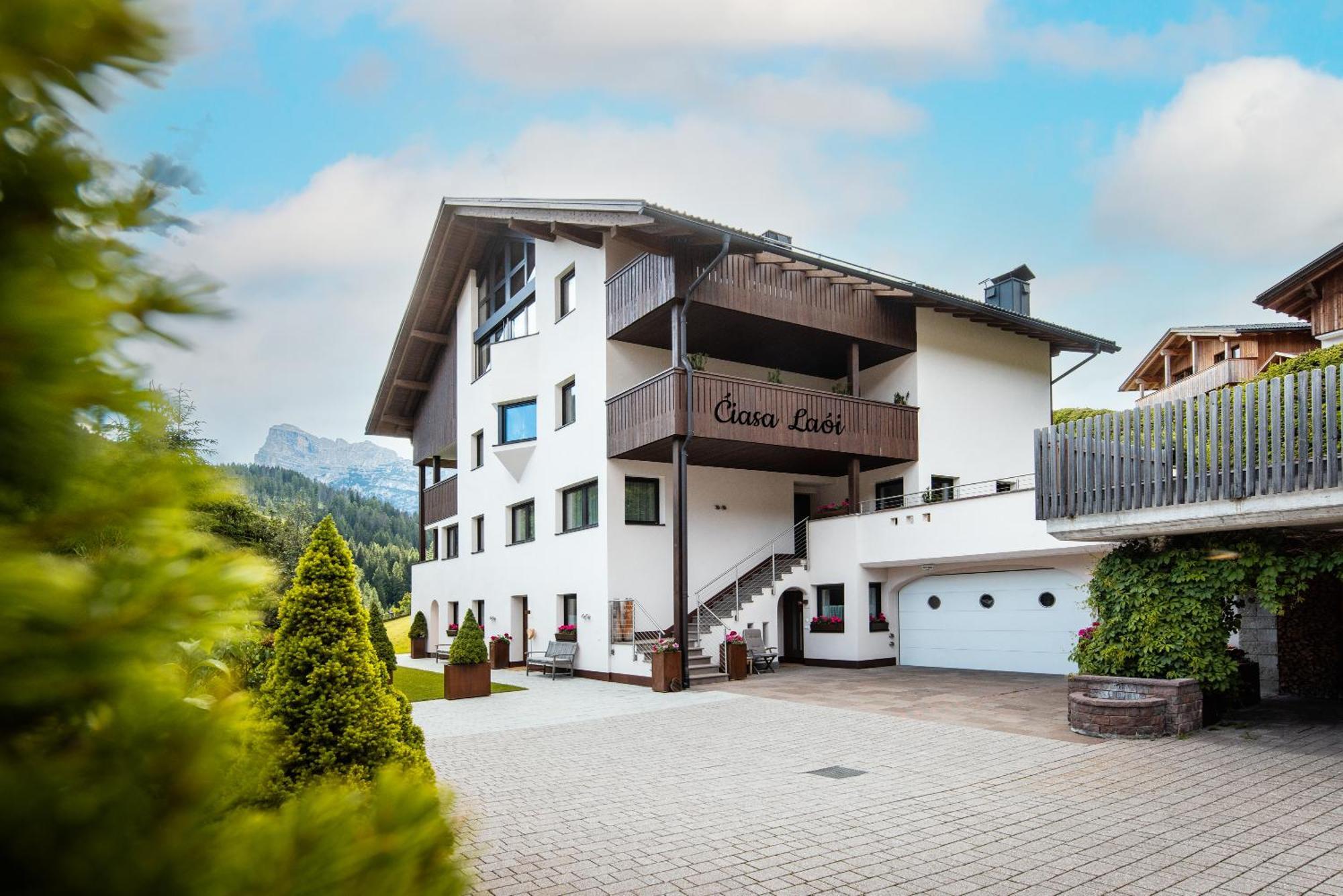 Apartment Ciasa Laoi San Cassiano  Exteriör bild