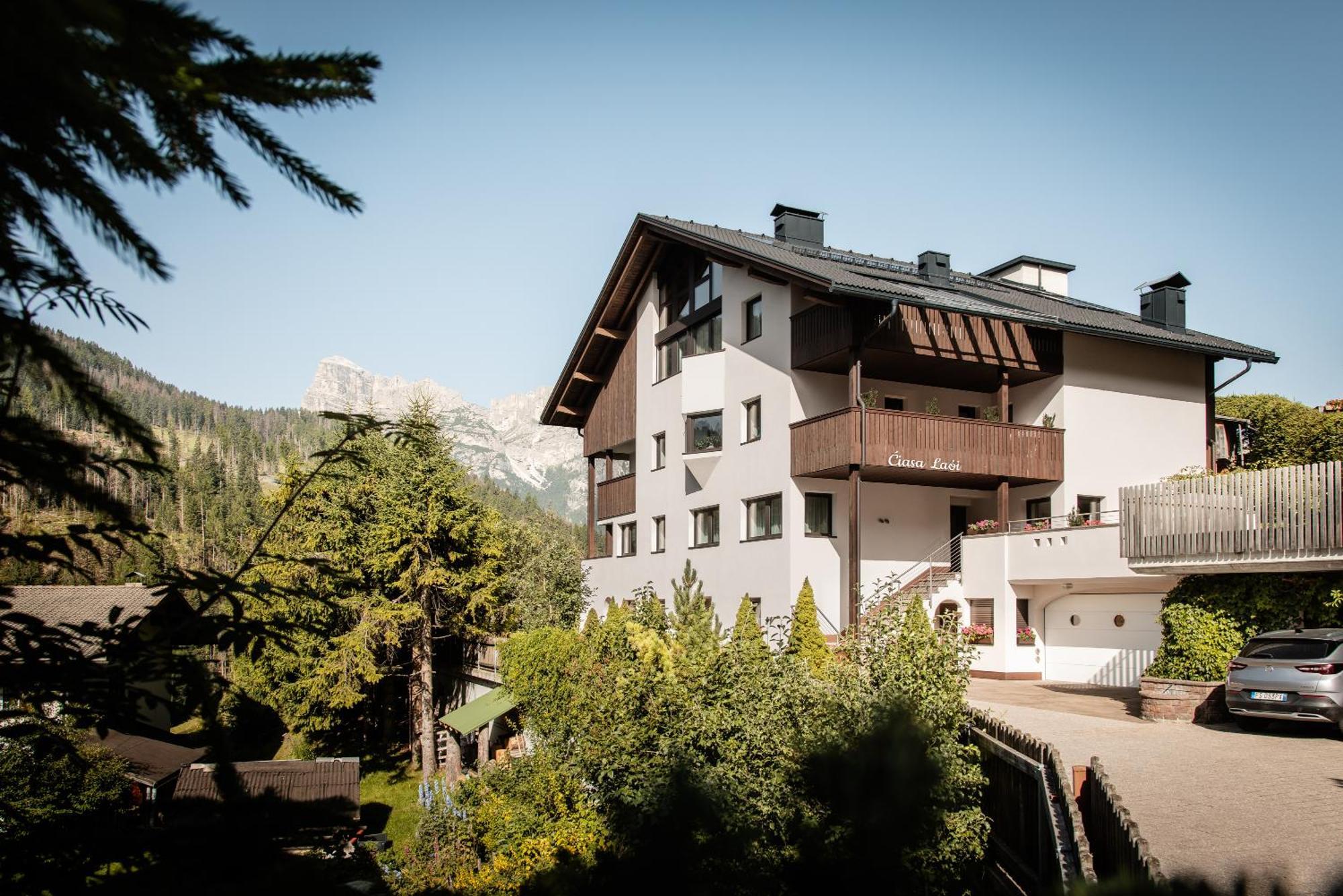 Apartment Ciasa Laoi San Cassiano  Exteriör bild