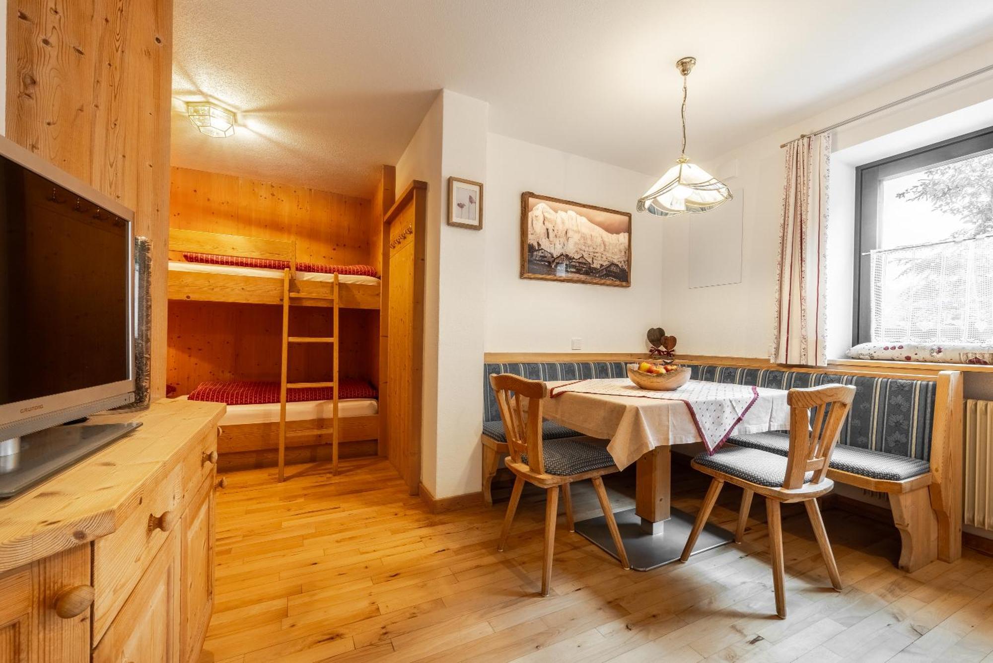 Apartment Ciasa Laoi San Cassiano  Exteriör bild